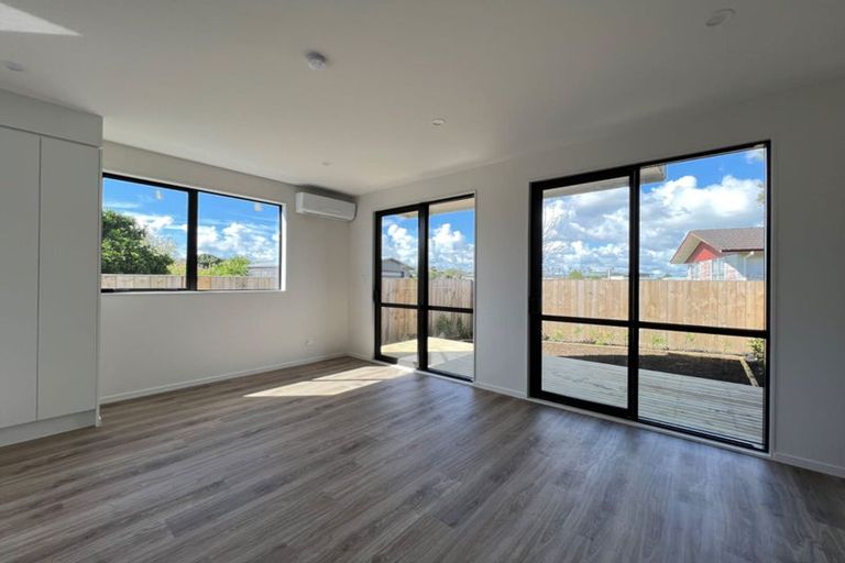 Photo of property in 11c Mandarin Place, Half Moon Bay, Auckland, 2012