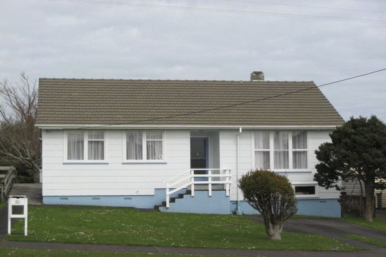 Photo of property in 65 Cook Street, Marfell, New Plymouth, 4310