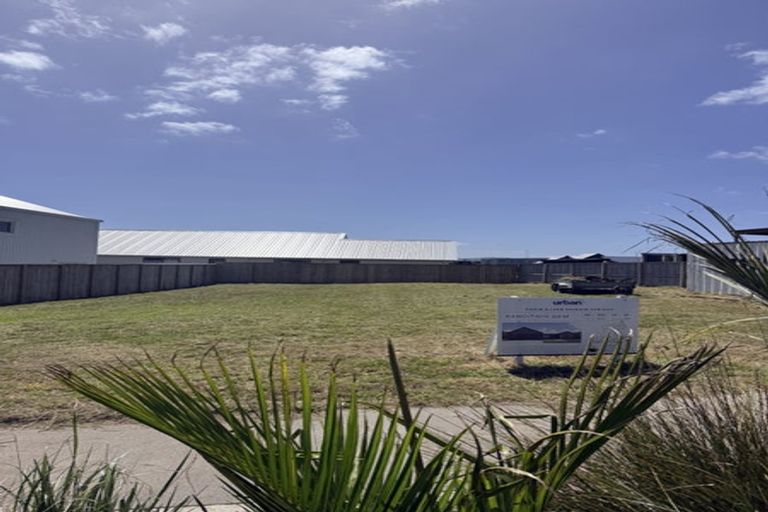 Photo of property in 77 Omahina Street, Raglan, 3225