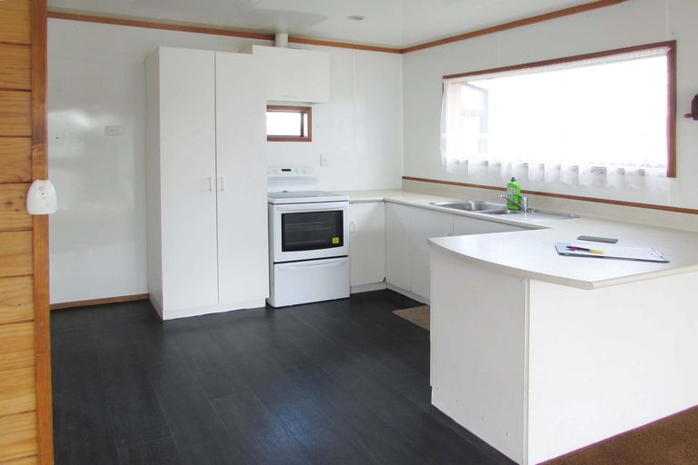 Photo of property in 1a Wing Crescent, Papakura, 2110