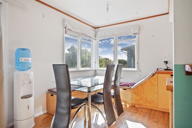 Photo of property in 23 Cambridge Terrace, Kaiti, Gisborne, 4010