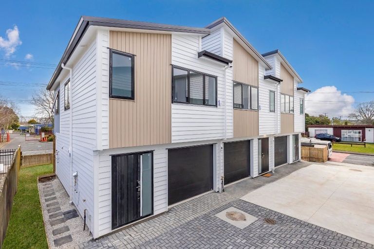 Photo of property in 57b Rathgar Road, Henderson, Auckland, 0610