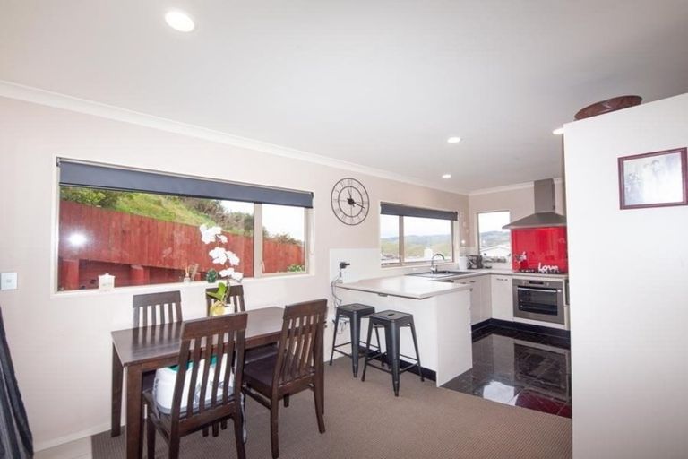 Photo of property in 50 Erlestoke Crescent, Churton Park, Wellington, 6037
