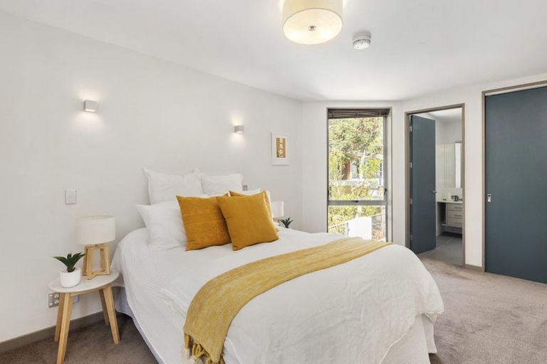 Photo of property in Alto Apartments, 3a/22 Telford Terrace, Oriental Bay, Wellington, 6011