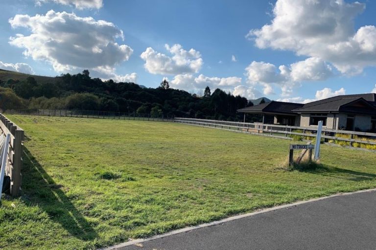 Photo of property in 46 Montgomery Crescent, Kinloch, Taupo, 3377