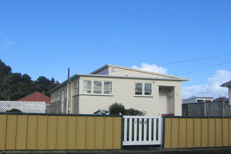Photo of property in 183 Whites Line East, Waiwhetu, Lower Hutt, 5010