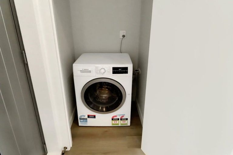 Photo of property in 28a Freyberg Street, Waterloo, Lower Hutt, 5011