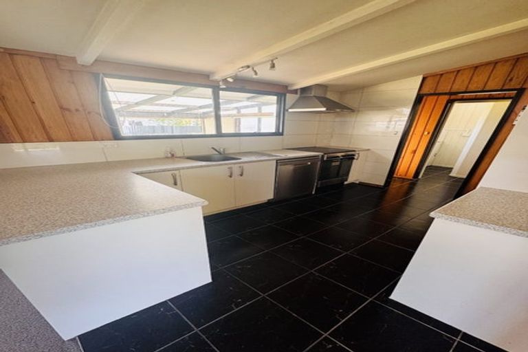 Photo of property in 2/211 Garnett Street, Raureka, Hastings, 4120