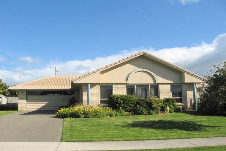 Photo of property in 2 Dune Avenue, Papamoa Beach, Papamoa, 3118