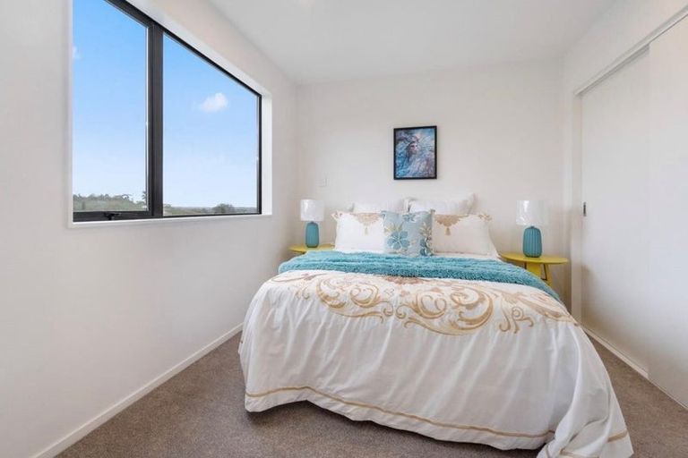 Photo of property in 33b Crestview Rise, Papakura, 2110