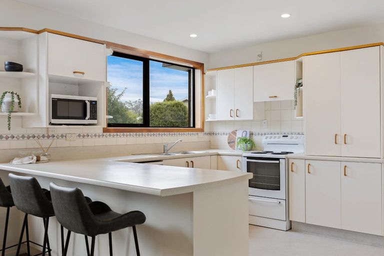 Photo of property in 11a Woodstock Place, Russley, Christchurch, 8042