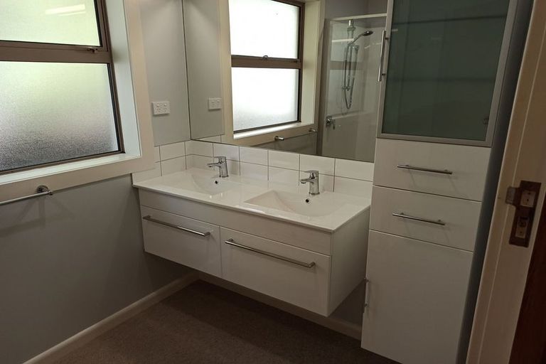 Photo of property in 45 Hackthorne Road, Cashmere, Christchurch, 8022