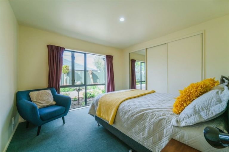 Photo of property in 15 Empress Place, Halswell, Christchurch, 8025