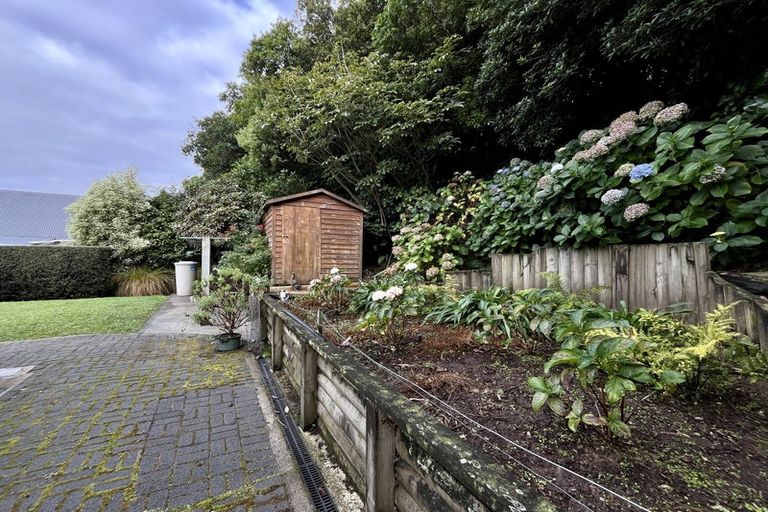 Photo of property in 35b Amapur Drive, Khandallah, Wellington, 6035