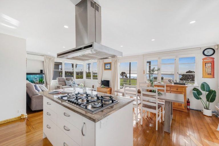 Photo of property in 93 Dunkirk Road, Panmure, Auckland, 1072