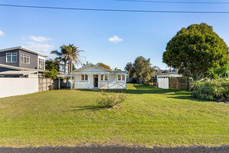 Photo of property in 109 Mary Road, Whangamata, 3620