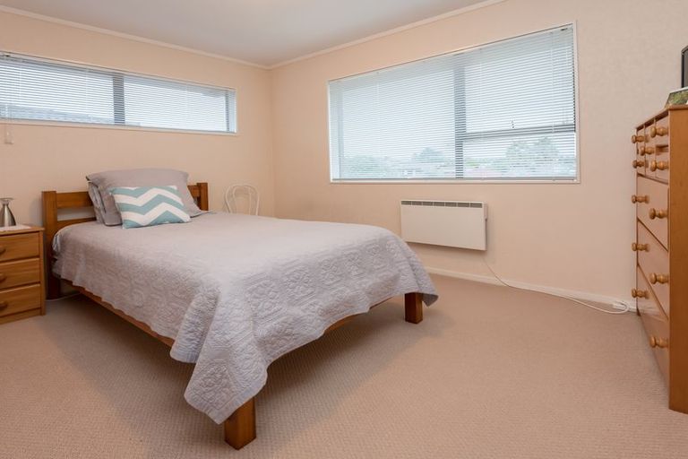 Photo of property in 2/6 Gardenia Grove, Half Moon Bay, Auckland, 2012