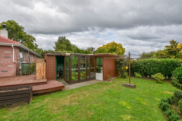 Photo of property in 1 Hughan Place, Carterton, 5713