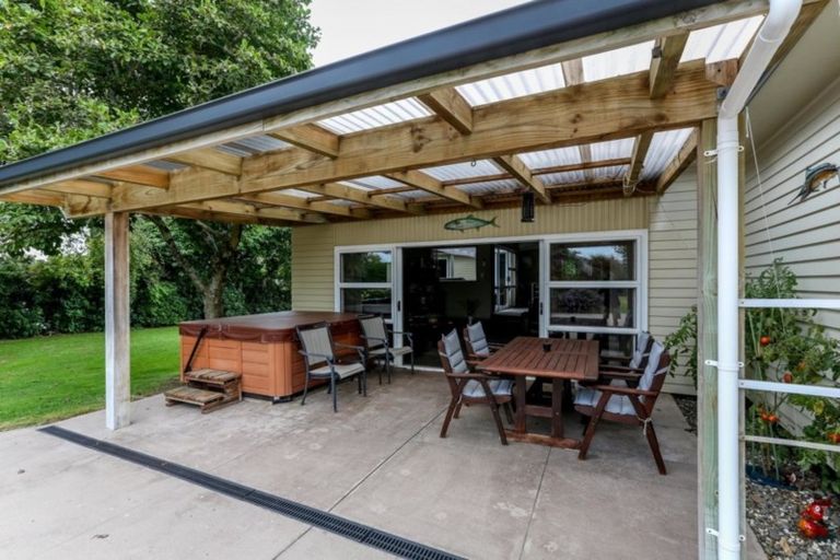 Photo of property in 172 Richmond Road, Lepperton, New Plymouth, 4373