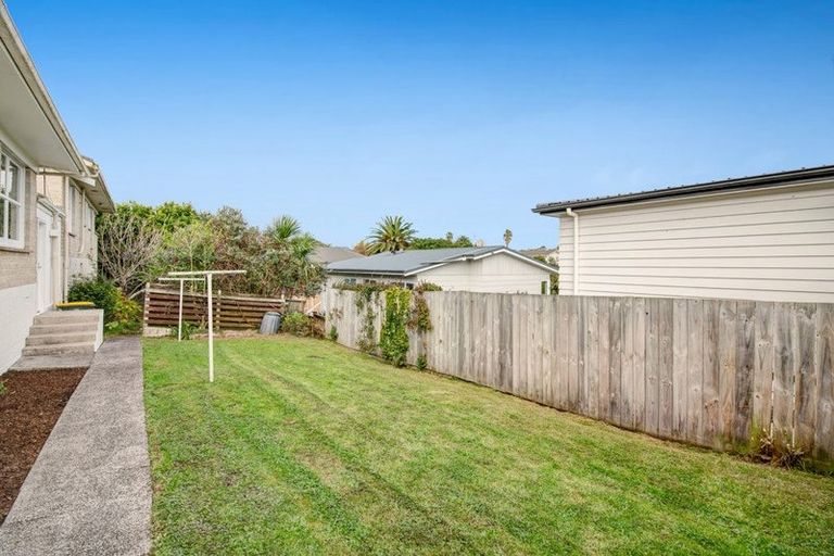 Photo of property in 2/16 Northumberland Avenue, Belmont, Auckland, 0622