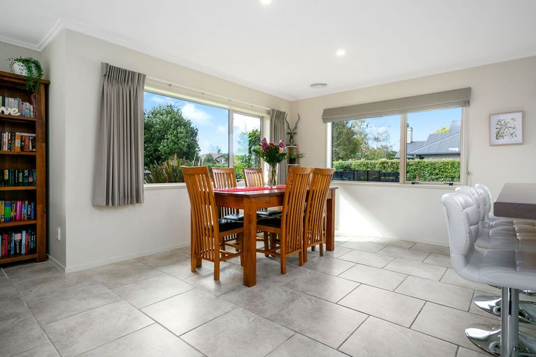 Photo of property in 176 Thornton Road, Cambridge, 3434