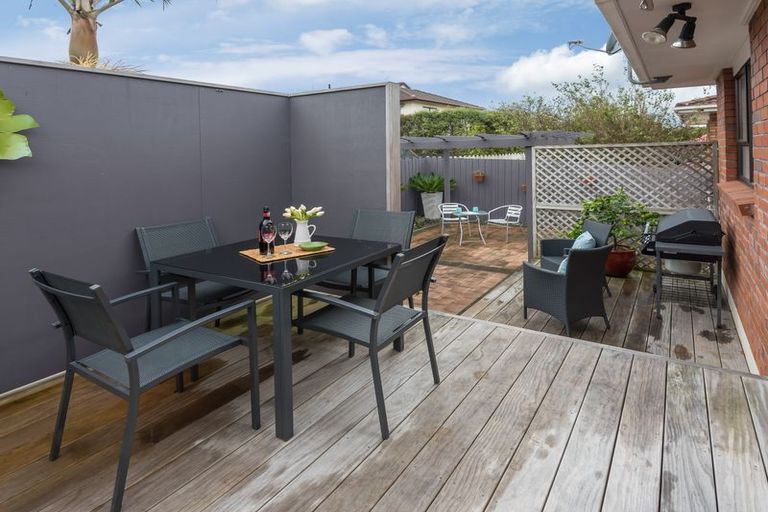 Photo of property in 2/6 Gardenia Grove, Half Moon Bay, Auckland, 2012