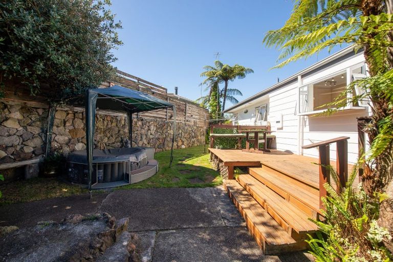 Photo of property in 53 Grand Vue Road, Kawaha Point, Rotorua, 3010