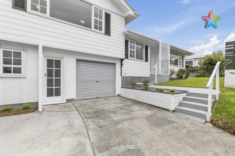 Photo of property in 2 Waipounamu Drive, Kelson, Lower Hutt, 5010