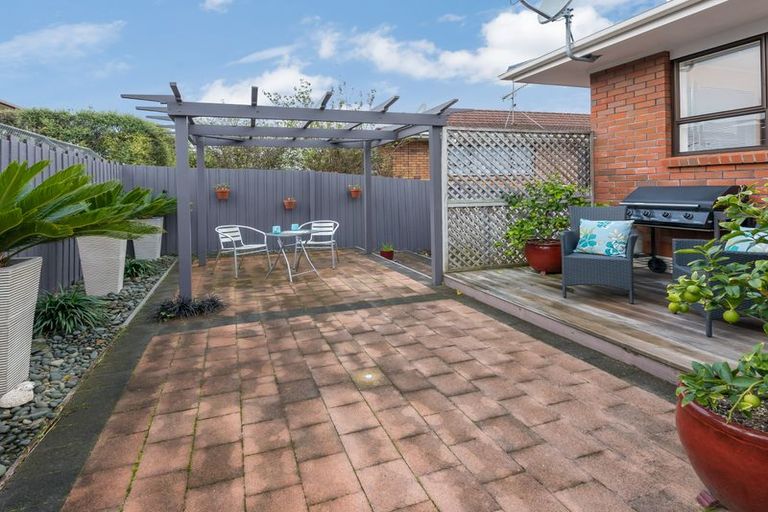 Photo of property in 2/6 Gardenia Grove, Half Moon Bay, Auckland, 2012