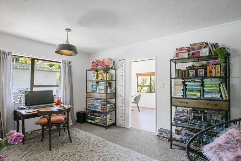 Photo of property in 76 Khandallah Road, Ngaio, Wellington, 6035