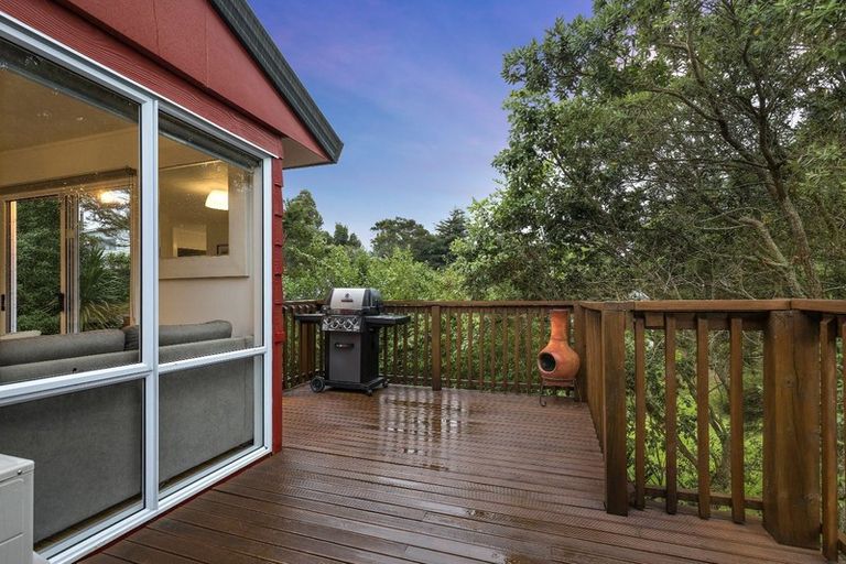 Photo of property in 12 Lowell Place, Massey, Auckland, 0614