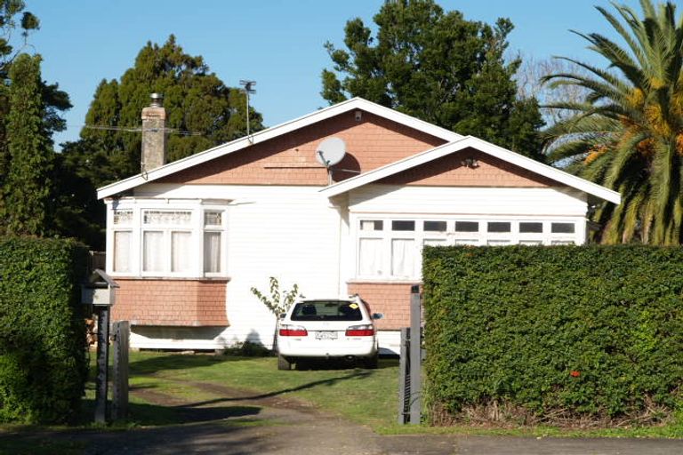 Photo of property in 13 William Street, Mangere East, Auckland, 2024