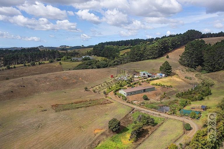 Photo of property in 231 Taiapa Road, Muriwai, Waimauku, 0881