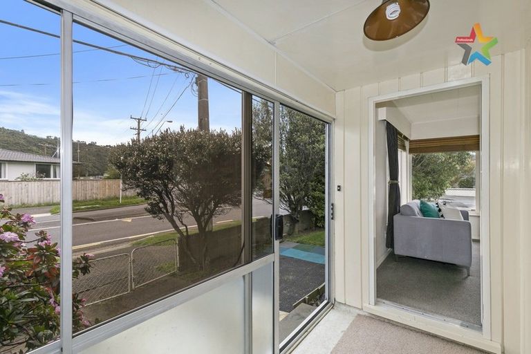 Photo of property in 35 Percy Cameron Street, Avalon, Lower Hutt, 5011