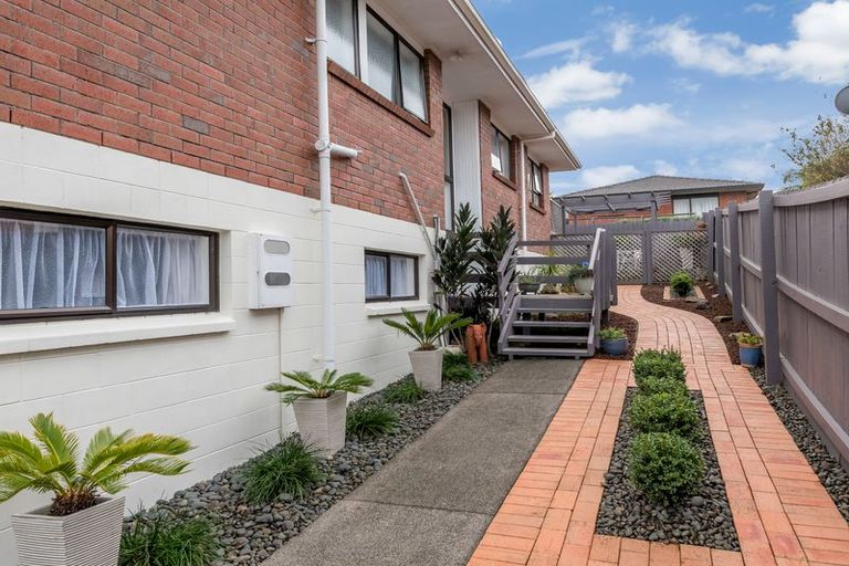 Photo of property in 2/6 Gardenia Grove, Half Moon Bay, Auckland, 2012