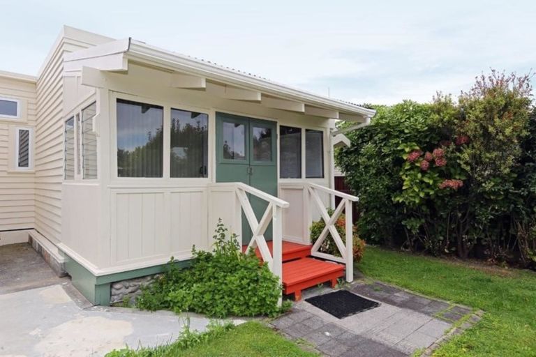 Photo of property in 417 Massey Street, Akina, Hastings, 4122