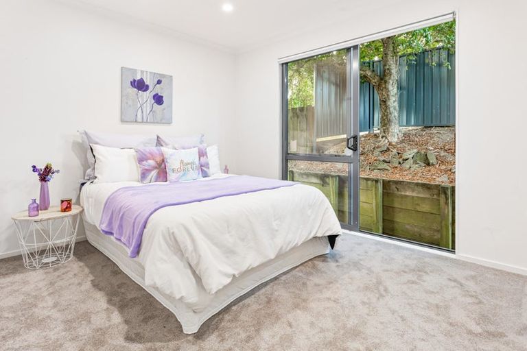 Photo of property in 21 Breenagh Place, Massey, Auckland, 0614