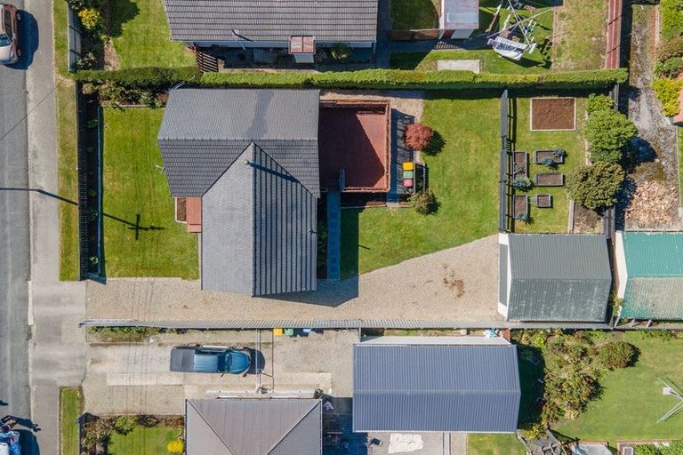 Photo of property in 1 Holmes Street, Waimate, 7924