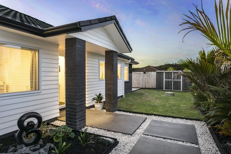 Photo of property in 44b Gilbransen Road, Kumeu, 0810