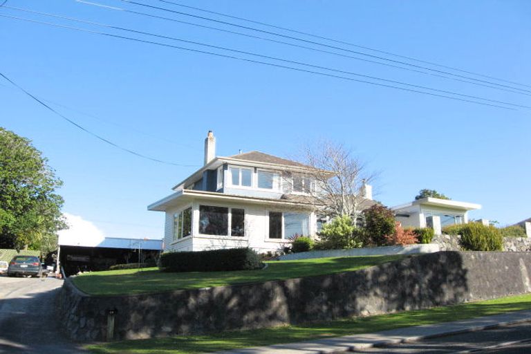 Photo of property in 17 Lismore Street, Strandon, New Plymouth, 4312