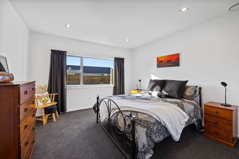 Photo of property in 22 Mercade Close, Stratford, 4332