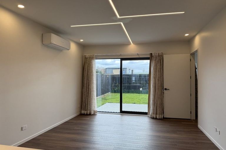 Photo of property in 5 Pilot Drive, Hobsonville, Auckland, 0616