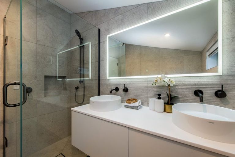 Photo of property in 26 Kowhai Road, Campbells Bay, Auckland, 0630