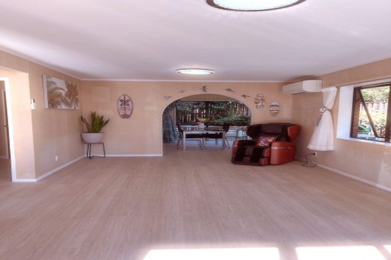 Photo of property in 2/17 Fieldstone Court, Northpark, Auckland, 2013