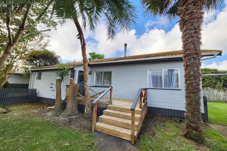 Photo of property in 1/90 Clevedon Road, Papakura, 2110