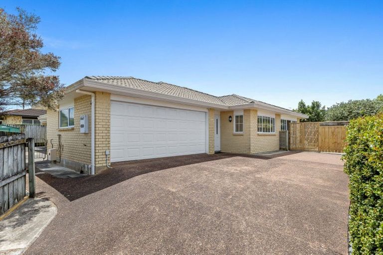 Photo of property in 75 Kath Hopper Drive, Orewa, 0931