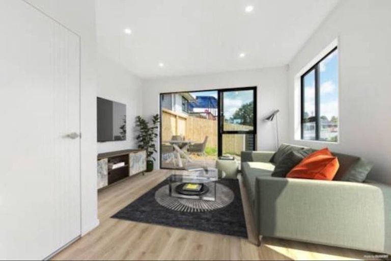 Photo of property in 67a Divich Avenue, Te Atatu South, Auckland, 0610