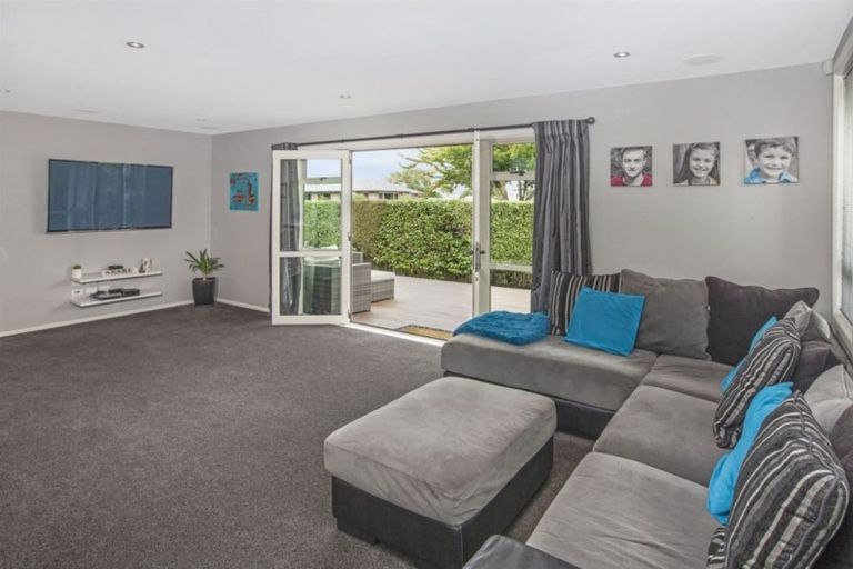Photo of property in 20 Daniels Road, Redwood, Christchurch, 8051