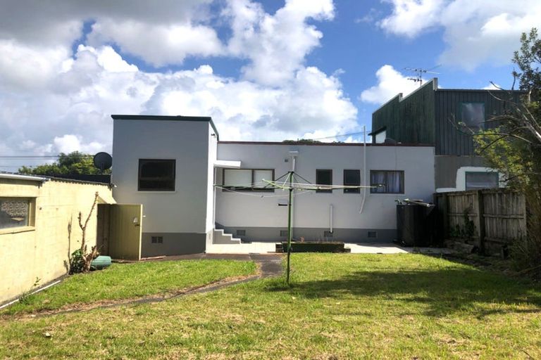 Photo of property in 13 Westwell Road, Belmont, Auckland, 0622