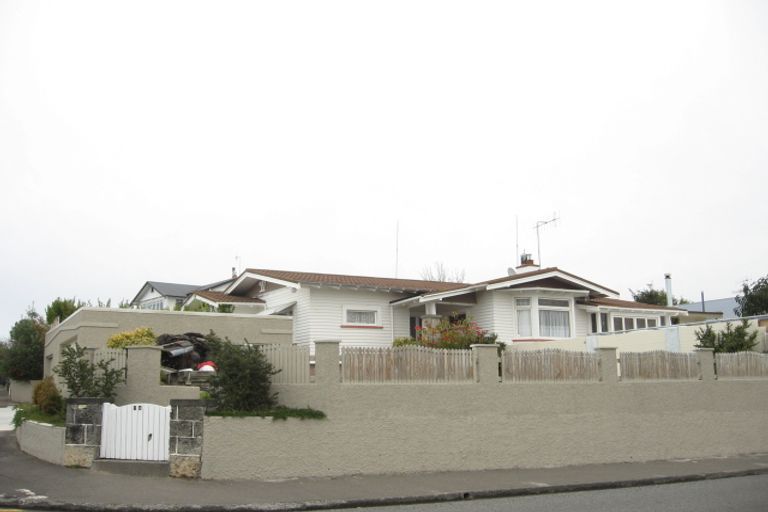 Photo of property in 74 Napier Terrace, Hospital Hill, Napier, 4110